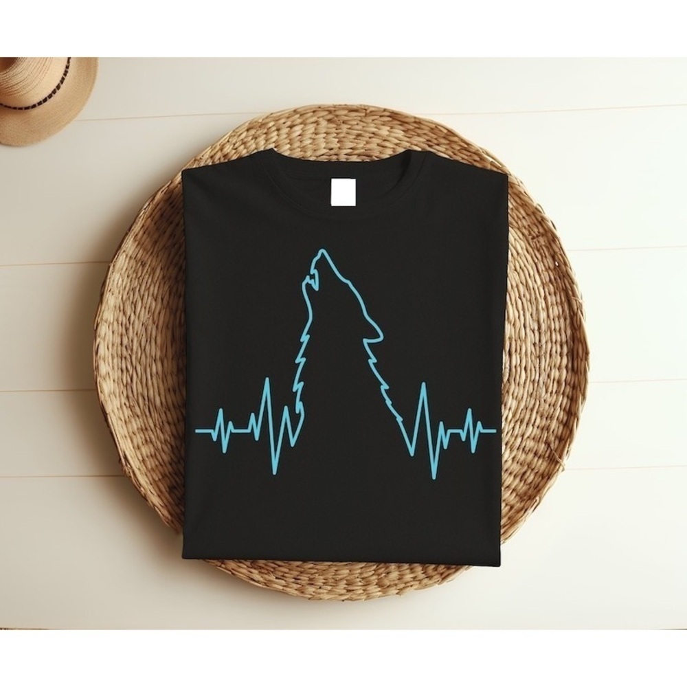 Wolf Howling Pulse Heartbeat Wolves T-Shirt